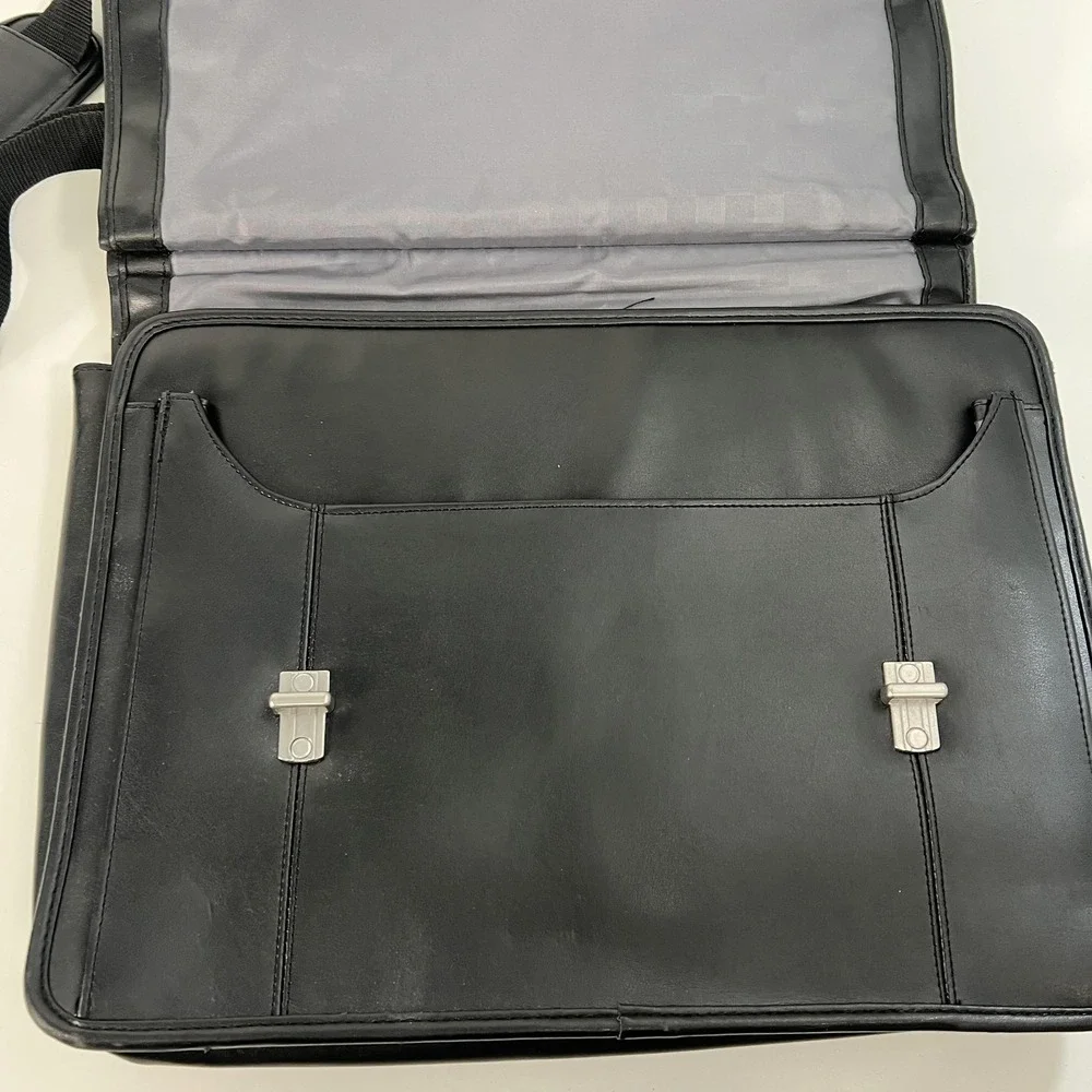 Samsonite Black 17